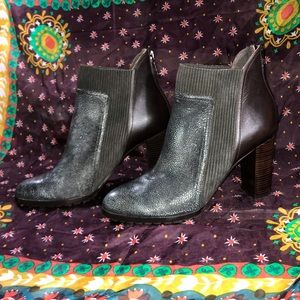 DONALD J. PLINER ANKLE BOOTS NWOT